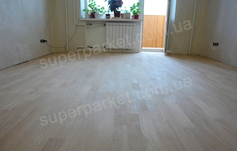 Прошпаклювали паркет