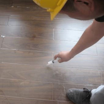 укрепление при помощи специальной реактивной смолы